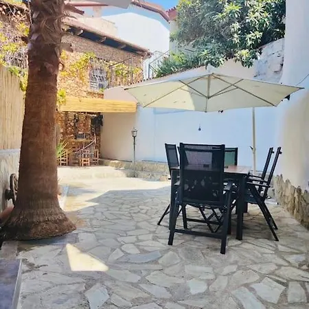 Villa Sunny In Kale Ici 7 Persoons Antalya